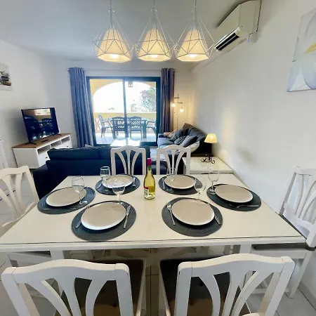 Dona Lola Martha - Spacious 3 Bedroom With Partial Sea Views Apartment