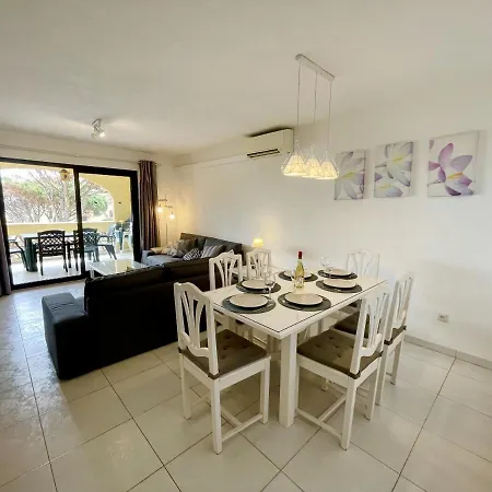 Apartment Dona Lola Martha - Spacious 3 Bedroom With Partial Sea Views