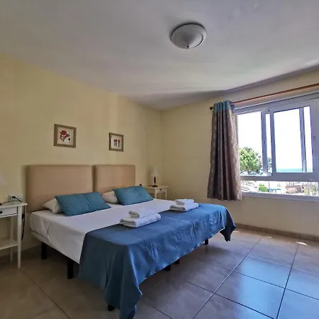 Dona Lola Martha - Spacious 3 Bedroom With Partial Sea Views Апартаменты